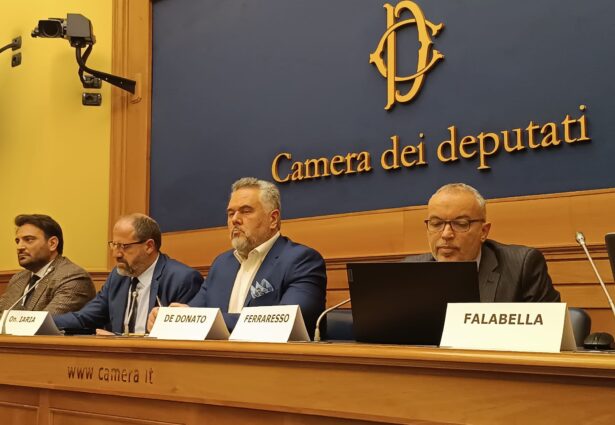 Ferraresso Laluna Camera dei deputati 615x425 - News