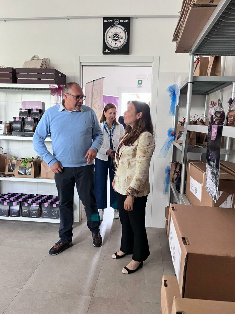WhatsApp Image 2024 05 17 at 18.21.19 1 768x1024 - Inaugurato Scur di Luna LAB